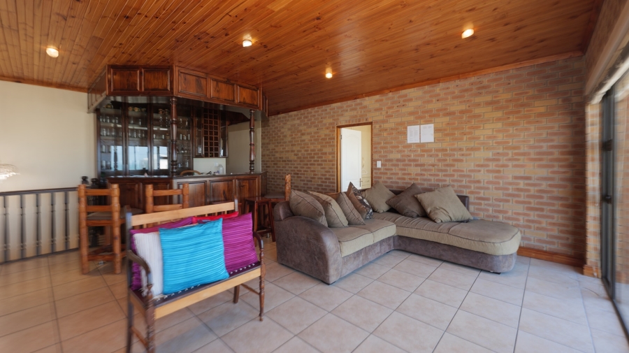 5 Bedroom Property for Sale in Oceanview Heights Western Cape